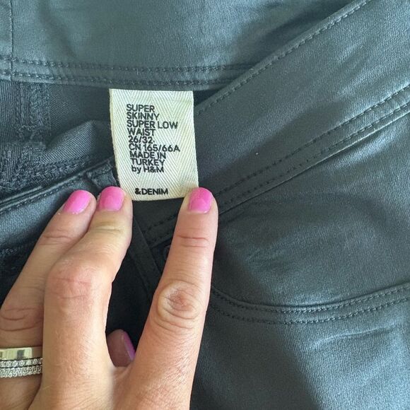 H&M Gray Super Skinny Shiny Black Pants - Picture 2 of 3